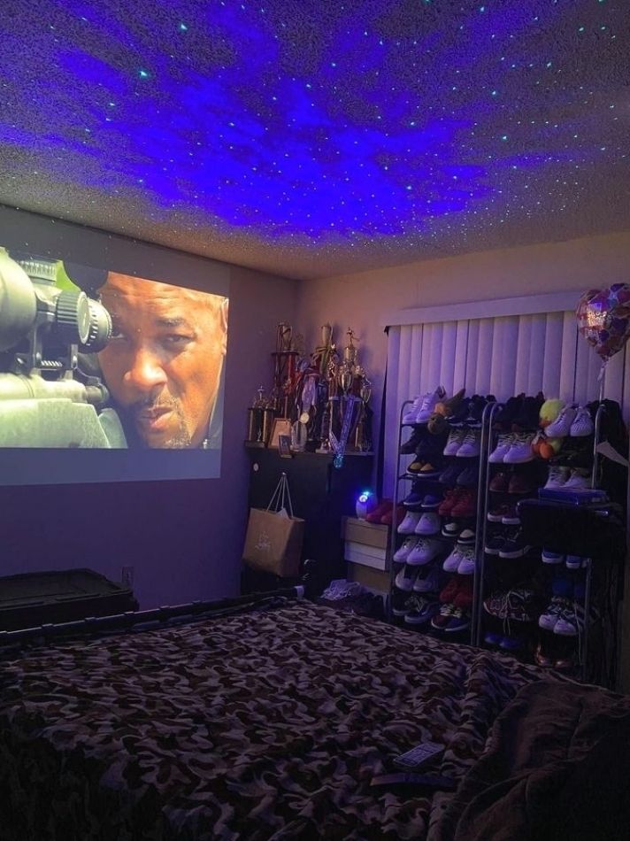 Smart Mini Projector HD – Transform Any Wall Into a Cinema